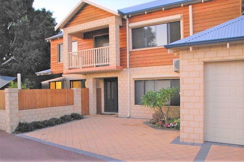 Terrific Townhouse - Accommodation VIC 5