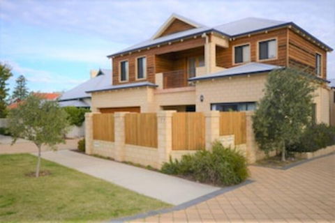 Terrific Townhouse - Accommodation VIC 6