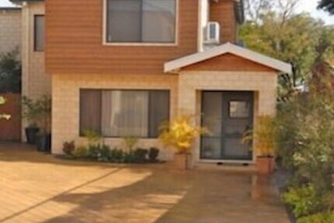 Terrific Townhouse - Accommodation VIC 1