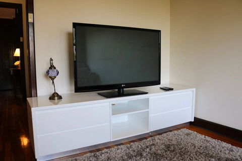 Charming & Cosy Home With City Views - Accommodation VIC 3
