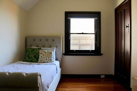 Charming & Cosy Home With City Views - Accommodation VIC 4