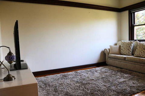 Charming & Cosy Home With City Views - Accommodation VIC 7
