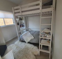 Oakey Creek HV Country Retreat walk to wine tasting - Accommodation VIC