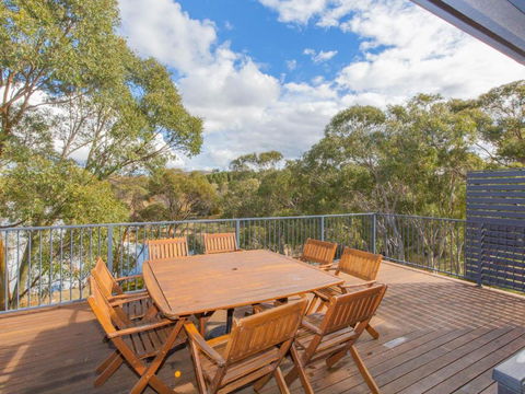 The Lakefront 69 Townsend Street - Accommodation VIC 4