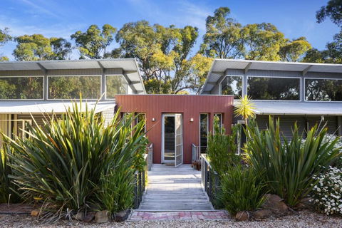 The Bird House - Accommodation VIC 5