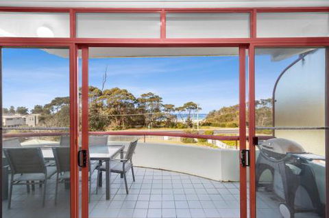 Fathoms Apartment 18 / 1a Mitchell Pde All Linen Provided - Accommodation VIC 4