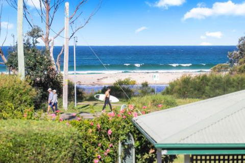 Fathoms Apartment 18 / 1a Mitchell Pde All Linen Provided - Accommodation VIC 5