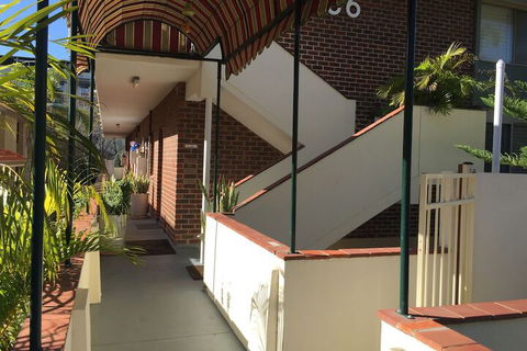 B6 Cafes & Restaurants Close To UWA - Accommodation VIC 2