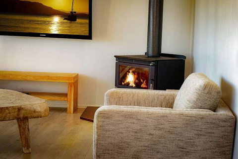 The Lookout - Accommodation VIC 6