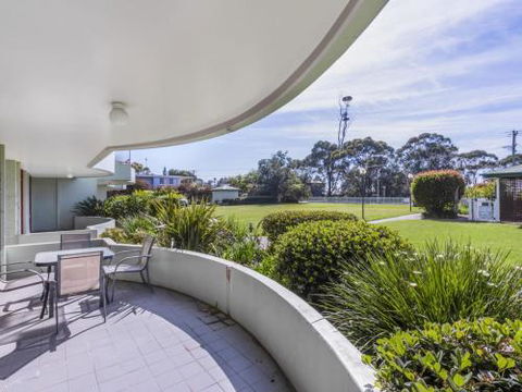 Mitchell Pde 2 / 1a Fathoms - Accommodation VIC 6