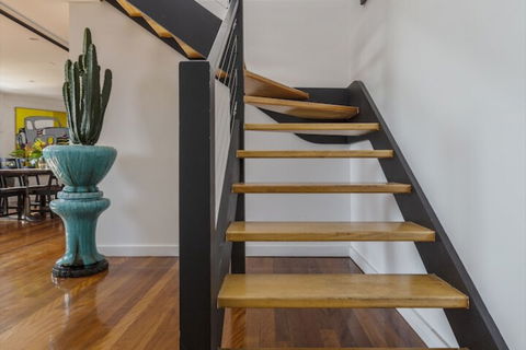 Fabulous Fitzroy Converted Warehouse - Accommodation VIC 4