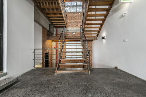 Fabulous Fitzroy Converted Warehouse - Accommodation VIC 3