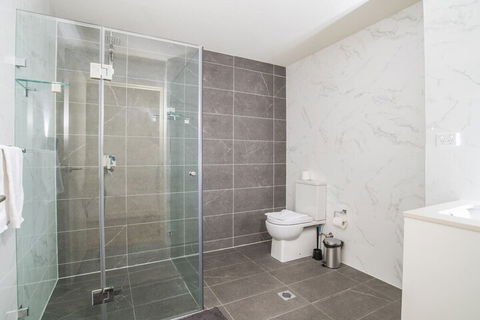 Perfect Accessible 1bed1bath Wolli Creek APT - Accommodation VIC 4