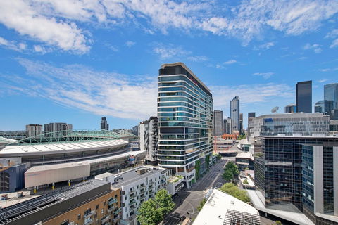 FARINA, 1BDR Docklands Apartment - Accommodation VIC 0