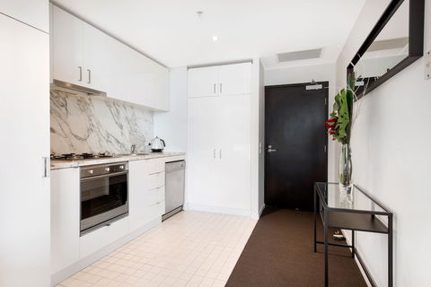 FARINA, 1BDR Docklands Apartment - Accommodation VIC 4