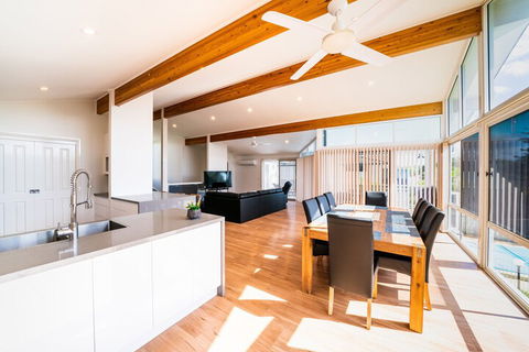 Beachfront Escape - Accommodation VIC 2