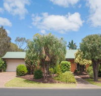 Bottlebrush - Accommodation VIC