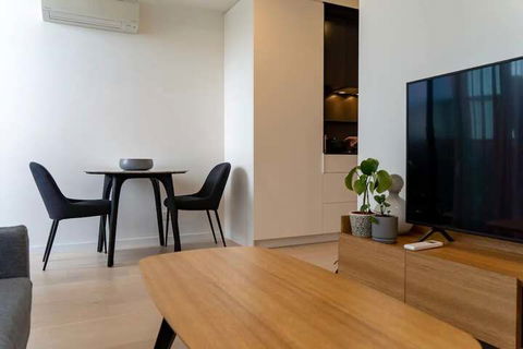 Modern 1 Bedroom Apartment South Yarra - Accommodation VIC 1