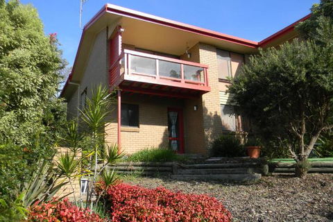 The Beach House - Accommodation VIC 7