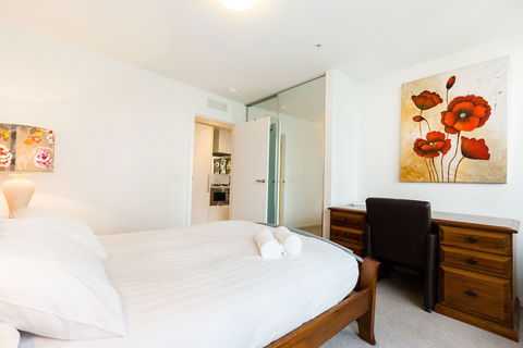 TIARA, 1BDR Southbank Apartment - Accommodation VIC 4