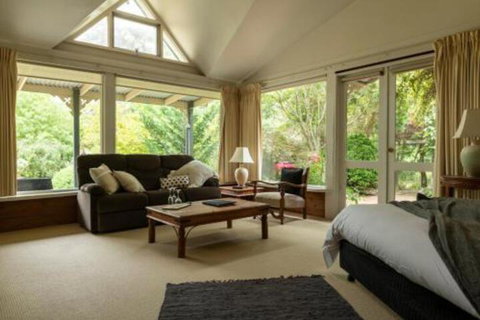In The Valley - Accommodation VIC 2