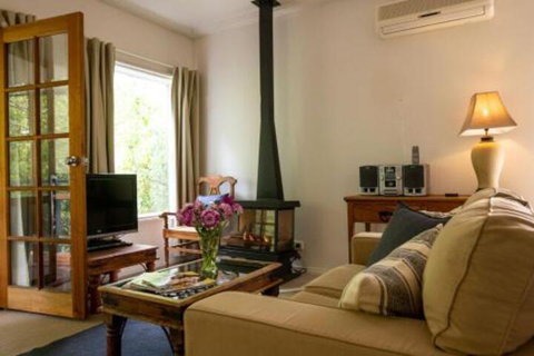 In The Valley - Accommodation VIC 3