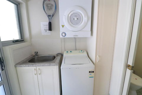 Blackbutt Family Loft Townhouse - Accommodation VIC 5