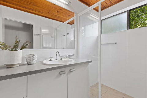 Tea Trees 6 - Accommodation VIC 5