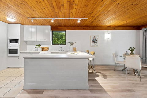 Tea Trees 6 - Accommodation VIC 1