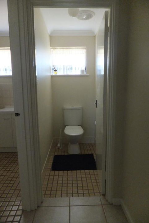 Ocean Beach Chalet 15 - Accommodation VIC 4