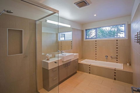 Saltwater Breeze Retreat - Accommodation VIC 3