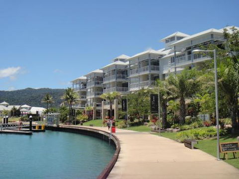 Boathouse Port Of Airlie - Accommodation VIC 3