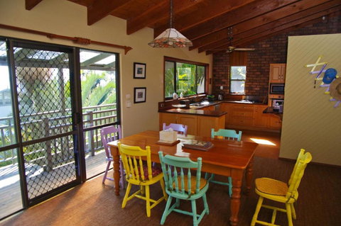 LaMaison De Shines 13 Dulconghi Street - Accommodation VIC 6