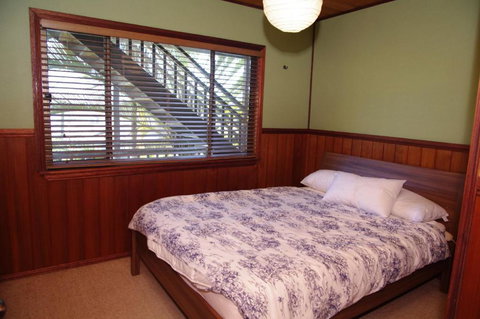 LaMaison De Shines 13 Dulconghi Street - Accommodation VIC 4