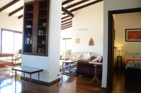 Barrels Beach House 28 Dulconghi Street - Accommodation VIC 5