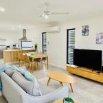 DAYDREAMING Airlie Beach Water Views & Only 200m To Boardwalk. - Accommodation VIC 0