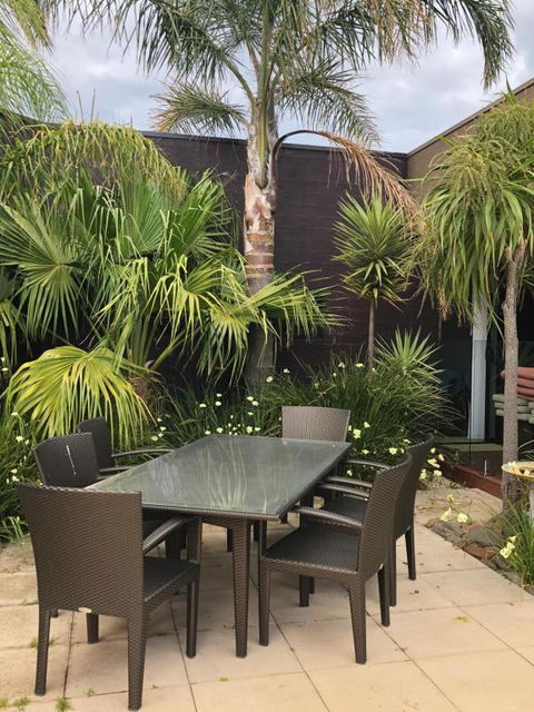 Pacific Paradise - Accommodation VIC 1