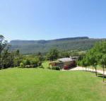 Bottlebrush Lodge Great views  a pool - Accommodation VIC