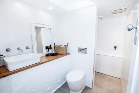 Corella Studio Apartment In Raffetys Resort - Accommodation VIC 5