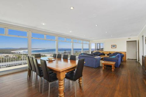 La Mer 19 Dulconghi Street - Accommodation VIC 1