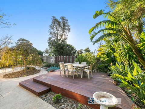 8 Broadwater Court Cowes - Accommodation VIC 2