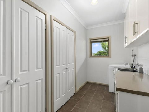 THE LOCH SURFSIDE WIFI NETFLIX PET FRIENDLY (OUTSIDE ONLY) - Accommodation VIC 3