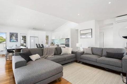 YOU ME & THE SEA BLAIRGOWRIE - Accommodation VIC 1