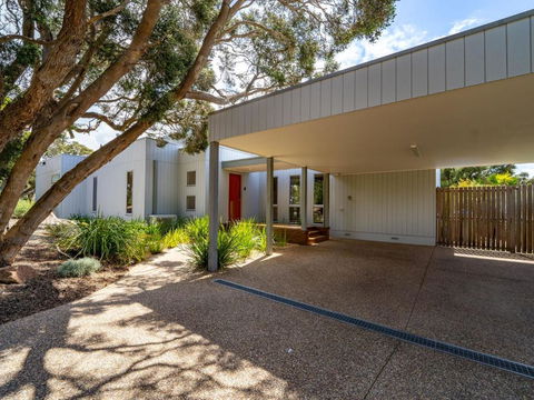 YOU ME & THE SEA BLAIRGOWRIE - Accommodation VIC 5