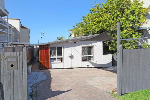 BEACH SHOPS & FABULOUS VACATION HOME! - Accommodation VIC 2