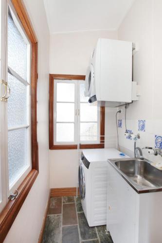 BEACH SHOPS & FABULOUS VACATION HOME! - Accommodation VIC 5