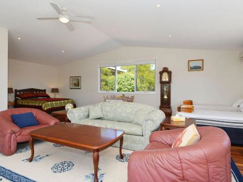 Morisset Waterfront 1bdr Studio Looking Over Trinity Marina - Accommodation VIC 0