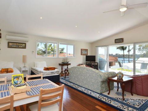 Morisset Waterfront 1bdr Studio Looking Over Trinity Marina - Accommodation VIC 5