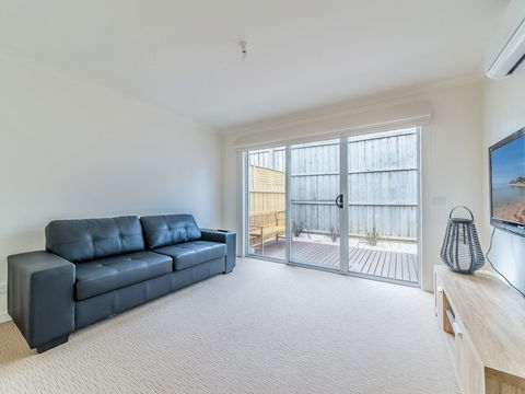 Genesta 5B House In Cowes - Accommodation VIC 3