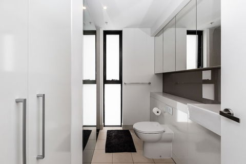 Sky 1 BDR South Yarra Apartment - Accommodation VIC 5